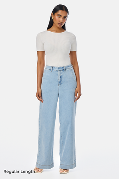 Signature Wide Leg Jeans - Light Blue Wash