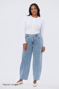 Signature Barrel Leg Jeans - Mid Blue Wash