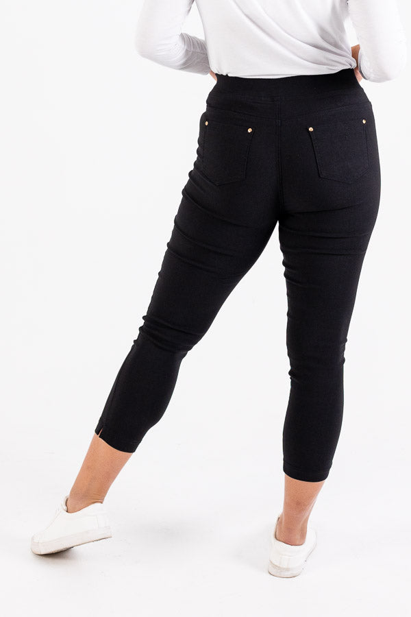 3/4 Side Split Woven Jeans- Black